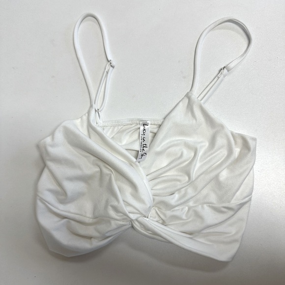 White two-piece set. - Picture 1 of 5